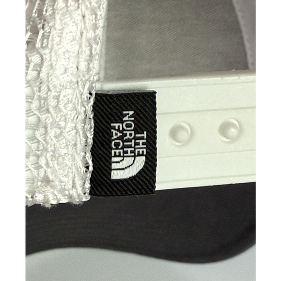 The North Face Mesh Trucker Snapback‎ Hat Outdoors Embroidered Gray White EUC - Picture 9 of 10